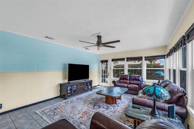 115 Whiting Street, Galveston, TX 77550