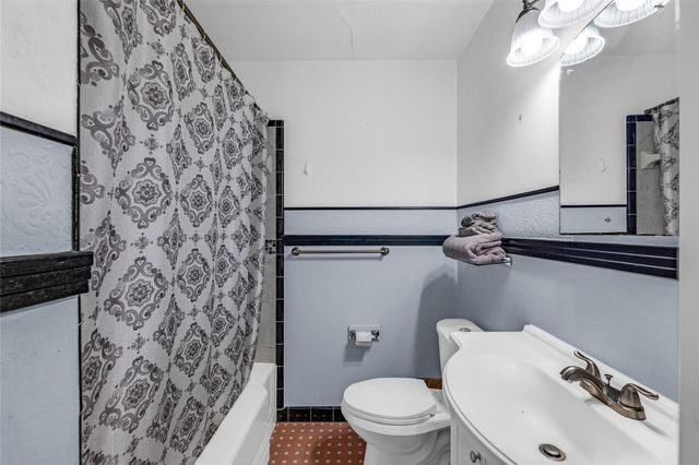115 Whiting Street, Galveston, TX 77550