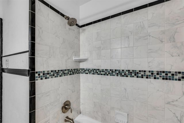 115 Whiting Street, Galveston, TX 77550