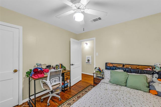 115 Whiting Street, Galveston, TX 77550