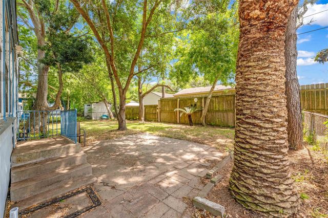 115 Whiting Street, Galveston, TX 77550