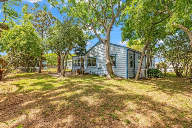 115 Whiting Street, Galveston, TX 77550