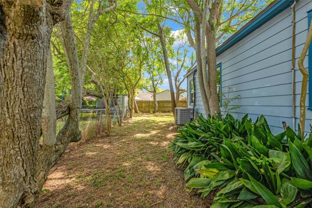 115 Whiting Street, Galveston, TX 77550