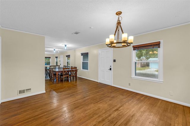 115 Whiting Street, Galveston, TX 77550