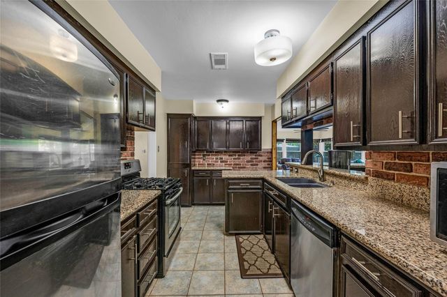 115 Whiting Street, Galveston, TX 77550