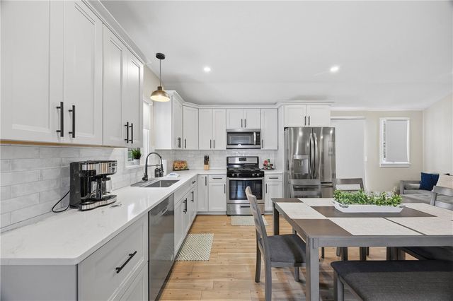 3603 Shoreline Dr, Livonia, NY 14487