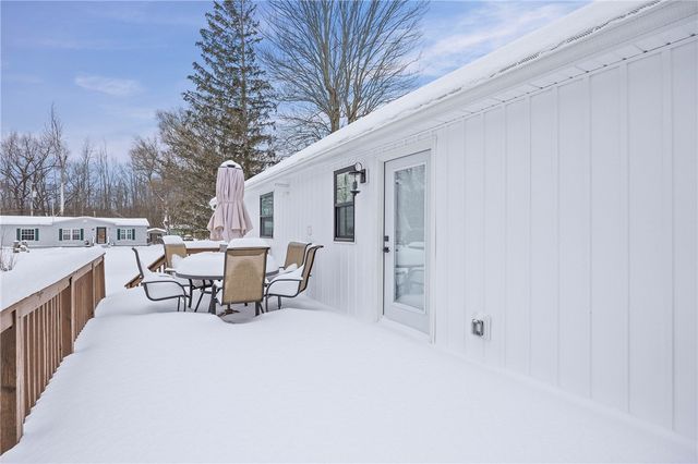 3603 Shoreline Dr, Livonia, NY 14487