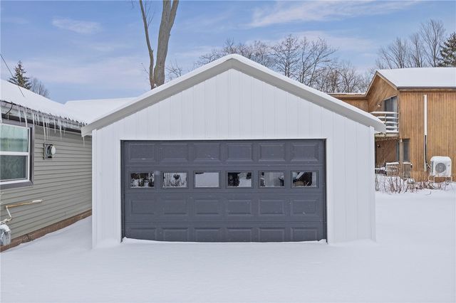 3603 Shoreline Dr, Livonia, NY 14487