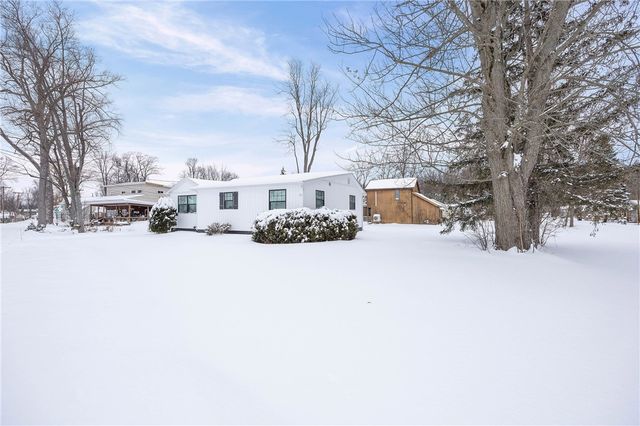 3603 Shoreline Dr, Livonia, NY 14487