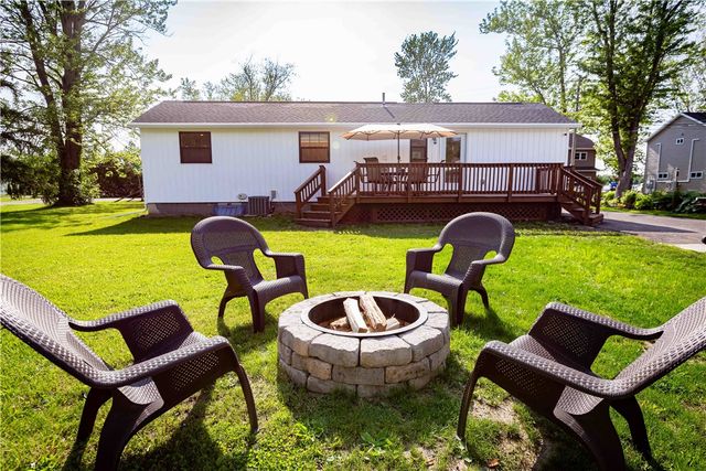 3603 Shoreline Dr, Livonia, NY 14487