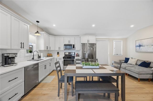 3603 Shoreline Dr, Livonia, NY 14487