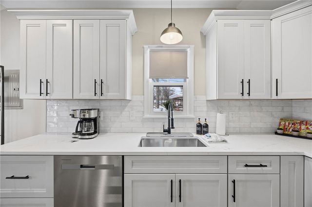 3603 Shoreline Dr, Livonia, NY 14487