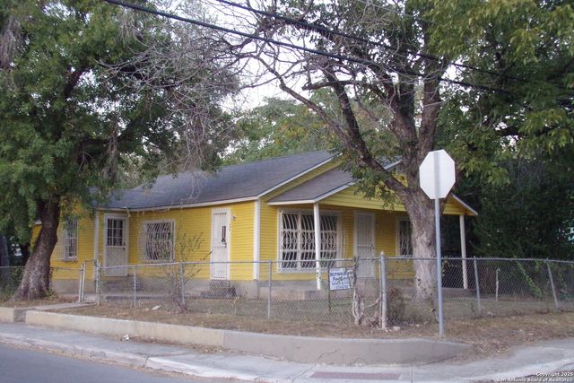 249 Jesse, San Antonio, TX 78237