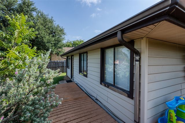 305 N Long Rifle Drive, Fort Worth, TX 76108