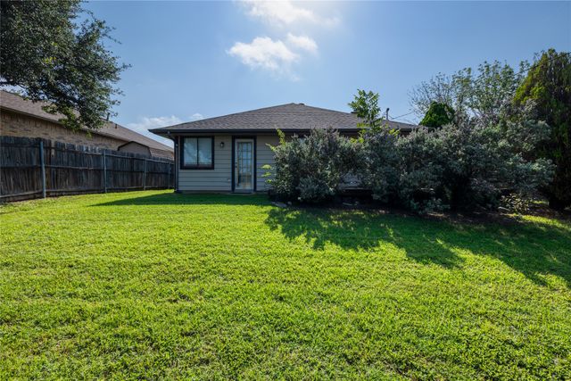 305 N Long Rifle Drive, Fort Worth, TX 76108