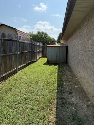 305 N Long Rifle Drive, Fort Worth, TX 76108