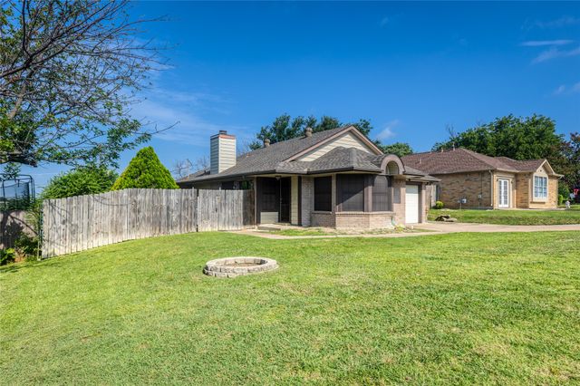 305 N Long Rifle Drive, Fort Worth, TX 76108