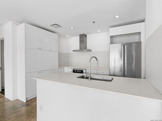1115 S Alamo St Unit 2407, San Antonio, TX 78210