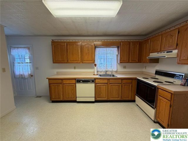 3305 Glen Avenue, Palmer Twp, PA 18045