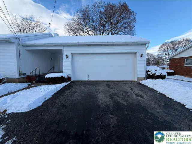 3305 Glen Avenue, Palmer Twp, PA 18045