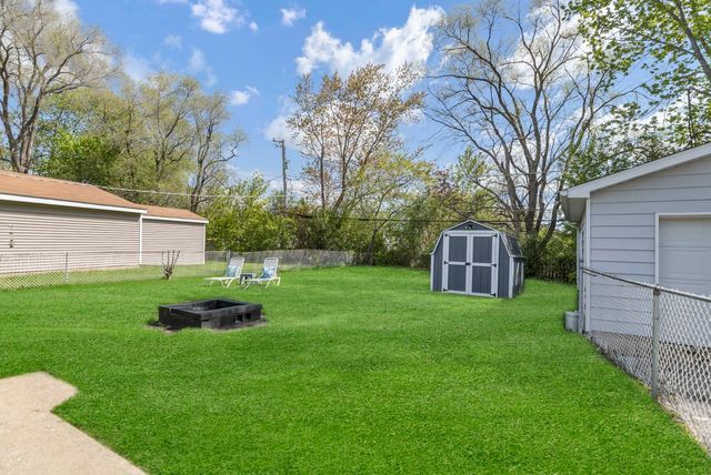 419 DEERPATH Drive, Lindenhurst, IL 60046
