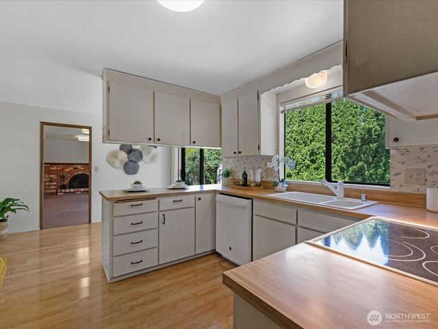 12314 NE 162nd Street, Bothell, WA 98011