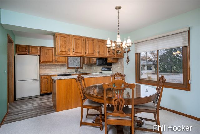 6779 Leisure Creek Drive, Caledonia, MI 49316