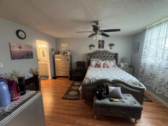 6575 W Oakland Park Boulevard, Lauderhill, FL 33313