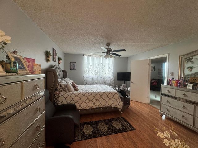6575 W Oakland Park Boulevard, Lauderhill, FL 33313