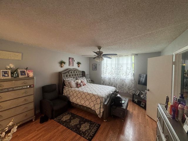 6575 W Oakland Park Boulevard, Lauderhill, FL 33313