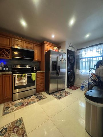 6575 W Oakland Park Boulevard, Lauderhill, FL 33313