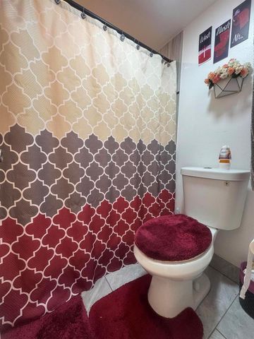 6575 W Oakland Park Boulevard, Lauderhill, FL 33313
