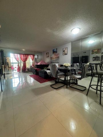 6575 W Oakland Park Boulevard, Lauderhill, FL 33313