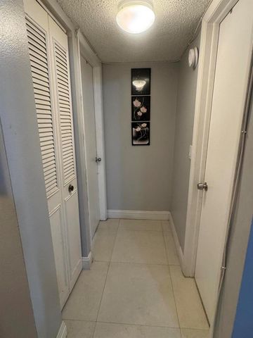 6575 W Oakland Park Boulevard, Lauderhill, FL 33313
