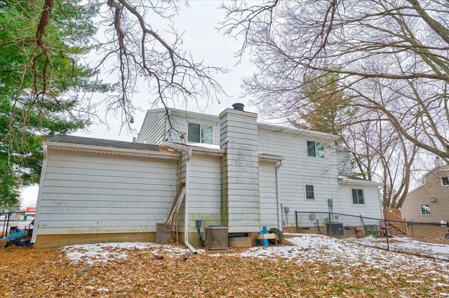 5302 Williamsburg Way, Fitchburg, WI 53719
