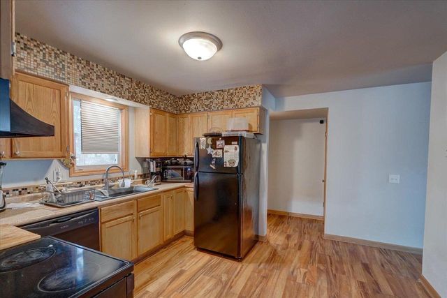 5302 Williamsburg Way, Fitchburg, WI 53719