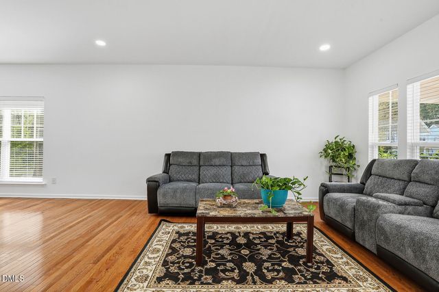 3040 Kilarney Ridge Loop, Cary, NC 27511