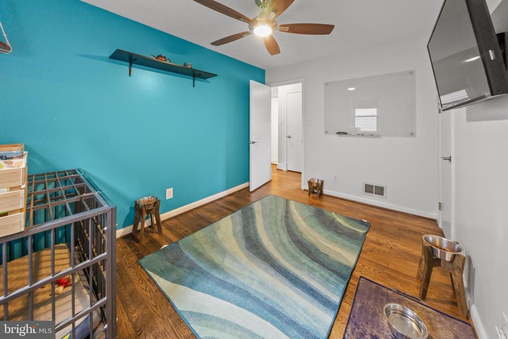 Image 18 of property listing at 5909 BERWYN, Berwyn Heights, MD 20740