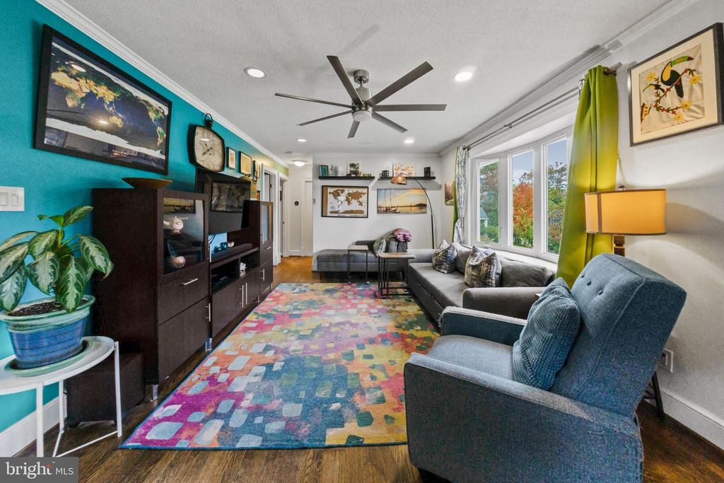 Image 3 of property listing at 5909 BERWYN, Berwyn Heights, MD 20740