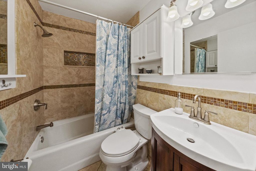 Image 23 of property listing at 5909 BERWYN, Berwyn Heights, MD 20740