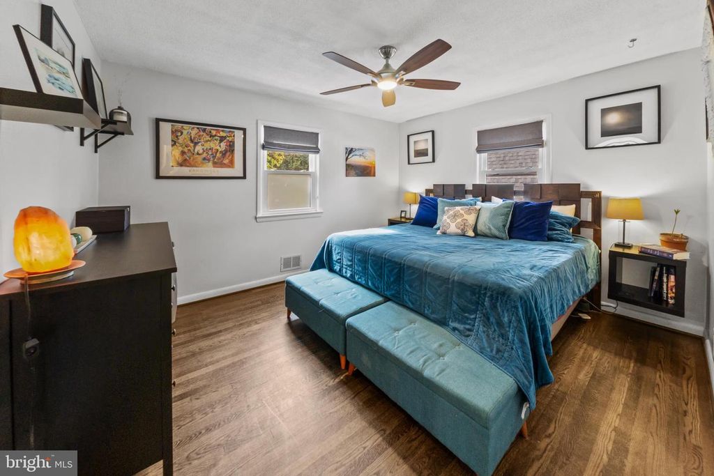 Image 24 of property listing at 5909 BERWYN, Berwyn Heights, MD 20740