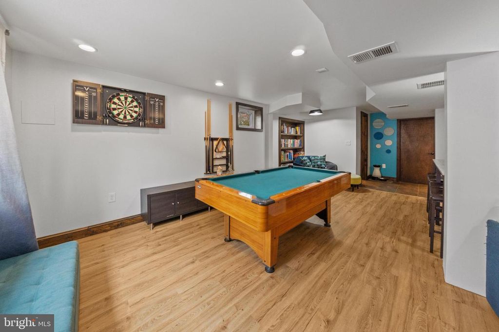 Image 41 of property listing at 5909 BERWYN, Berwyn Heights, MD 20740