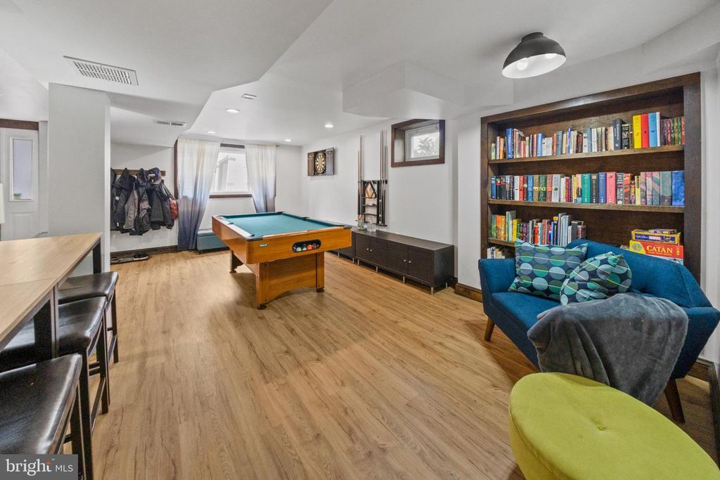 Image 42 of property listing at 5909 BERWYN, Berwyn Heights, MD 20740