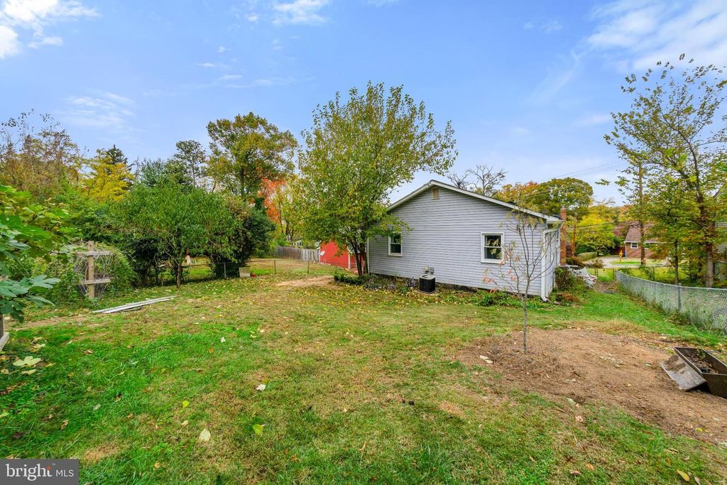 Image 45 of property listing at 5909 BERWYN, Berwyn Heights, MD 20740