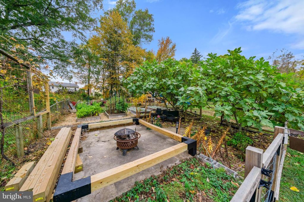 Image 46 of property listing at 5909 BERWYN, Berwyn Heights, MD 20740