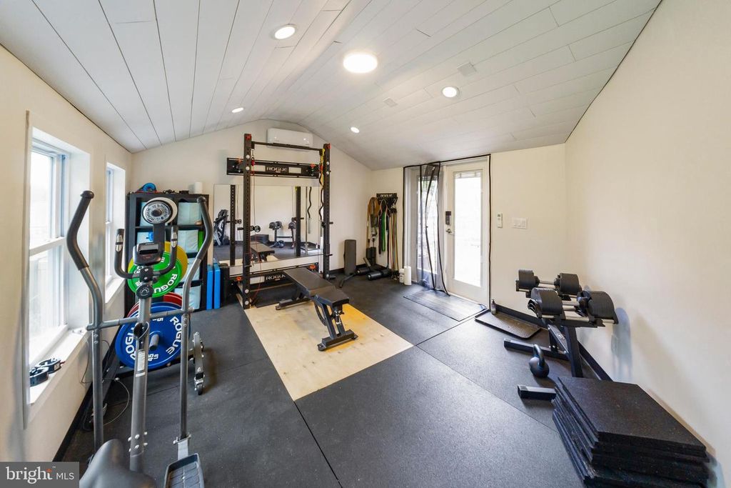 Image 49 of property listing at 5909 BERWYN, Berwyn Heights, MD 20740