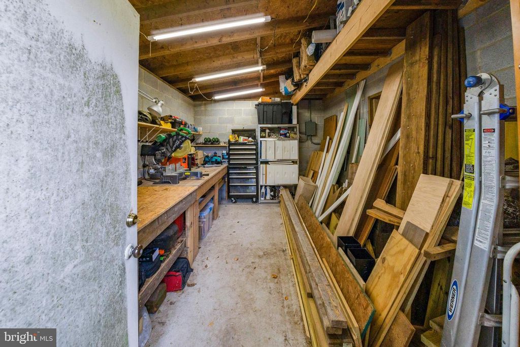 Image 50 of property listing at 5909 BERWYN, Berwyn Heights, MD 20740