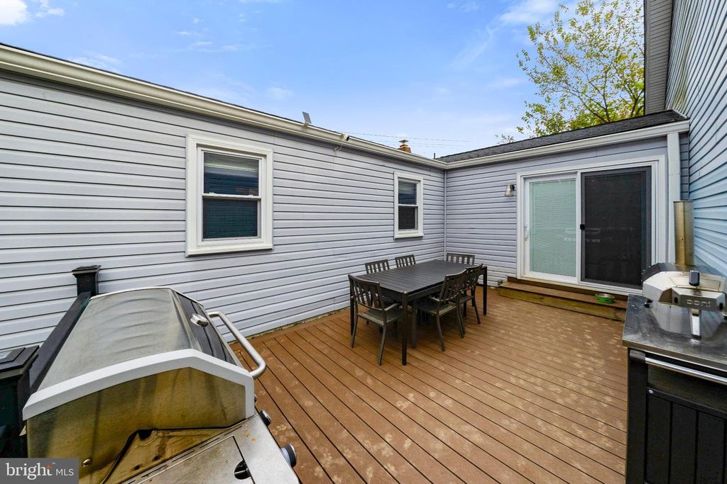 Image 51 of property listing at 5909 BERWYN, Berwyn Heights, MD 20740