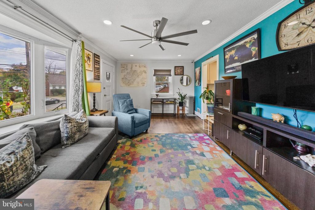 Image 7 of property listing at 5909 BERWYN, Berwyn Heights, MD 20740