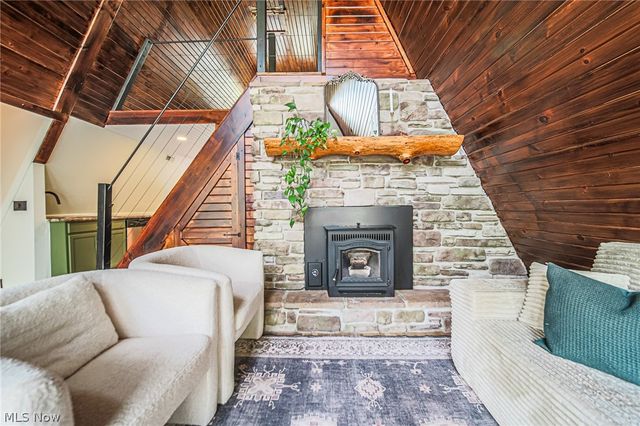 2317 Goshen Hill Road SE, New Philadelphia, OH 44663